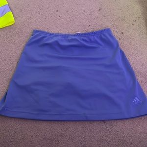 Adidas Girls tennis skirt. Built in shorts. Large